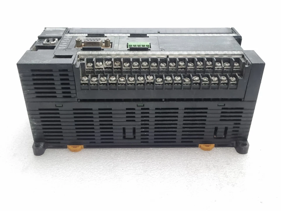OMRON SYSMAC CP1L PROGRAMMABLE CONTROLLER CP1L